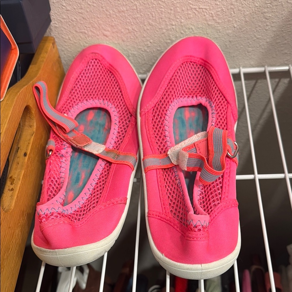 Water shoes - pink - size 4/5
